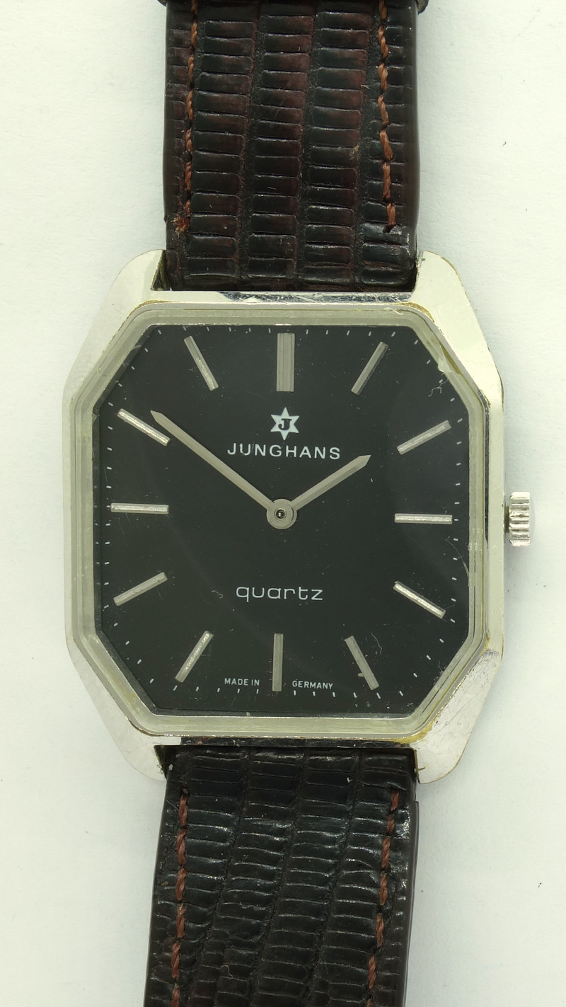 Junghans Herren-Quarzuhr, Modell 010/4726.44 (Sekundenzeiger fehlt) Junghans 667.01: Junghans Herren-Quarzuhr, Modell 010/4726.44 (Sekundenzeiger fehlt)