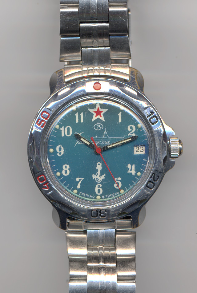 Wostok Kommandirski Herrenuhr mit originalem Stahlband Wostok 2414A: Wostok Kommandirski Herrenuhr mit originalem Stahlband